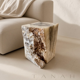 Natural Stool in Onyx CRYSTAL