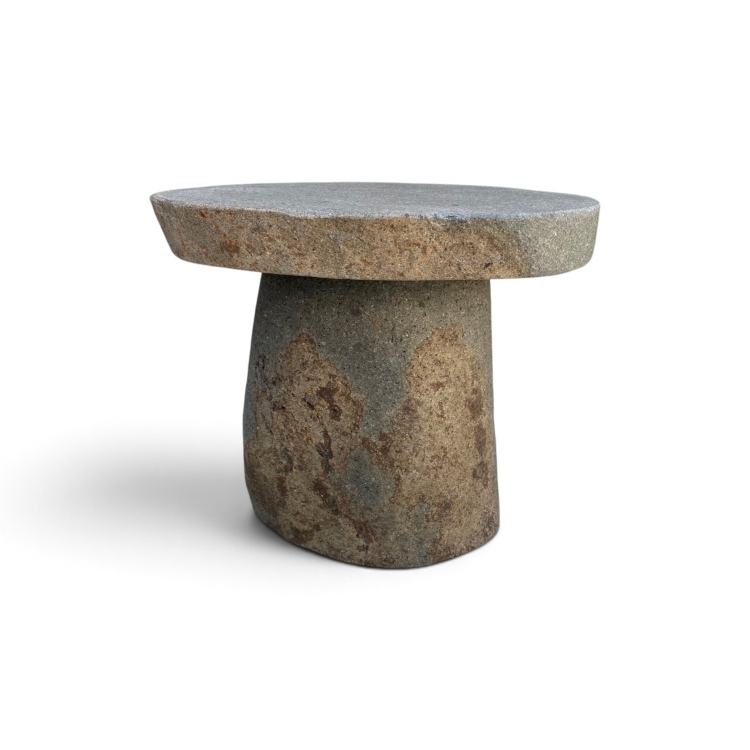 Mesa Auxiliar de Piedra de Andesita LYON