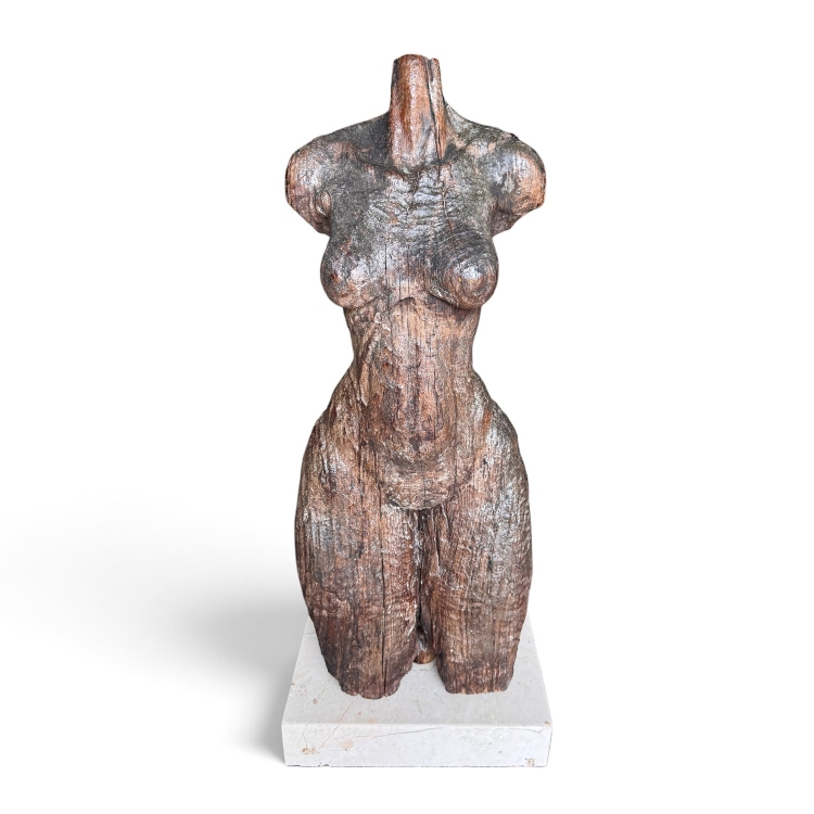 Escultura de Busto en Madera Antigua DEWI
