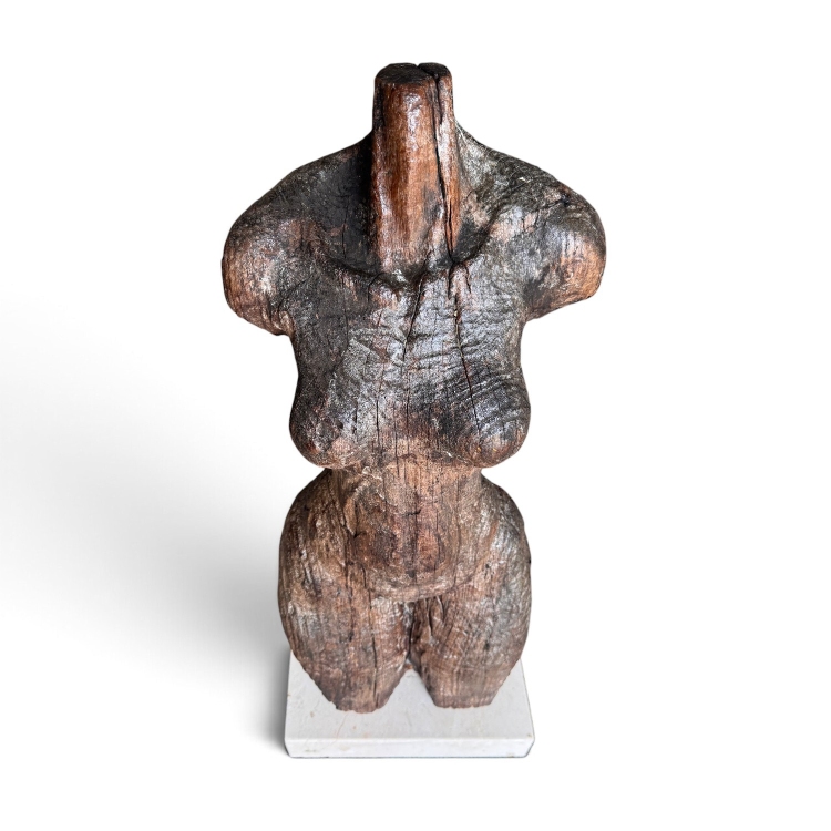 Busto Escultórico de Madera de Teca DEWI