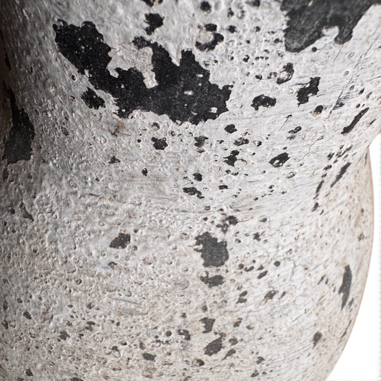 White and Black Sculptural Vase NILO